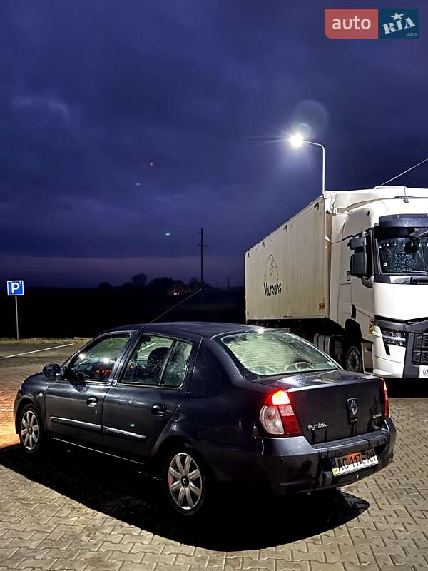 Седан Renault Clio 2008 в Горохові