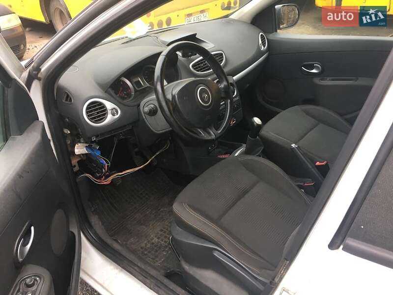 Renault Clio 2011 Renault Clio 2011