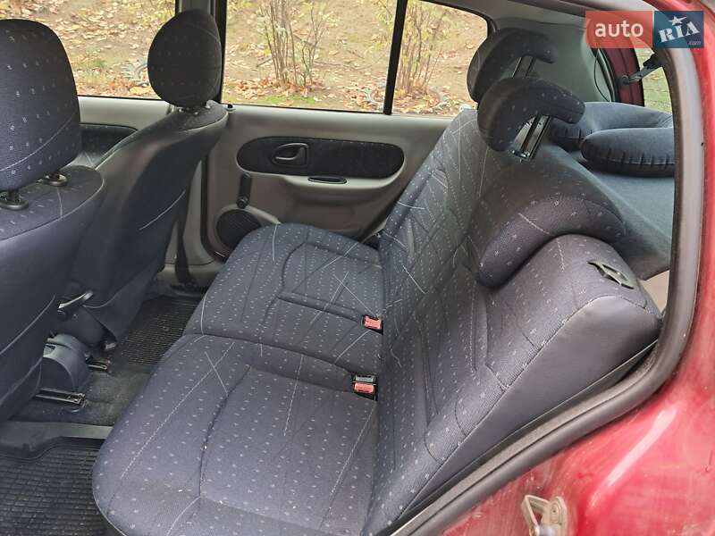 Хэтчбек Renault Clio 2003 в Киеве