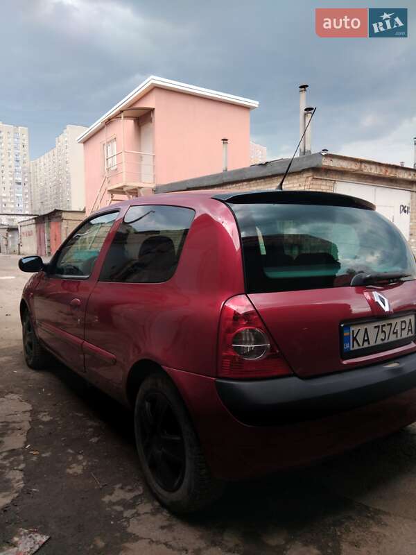 Renault Clio 2002