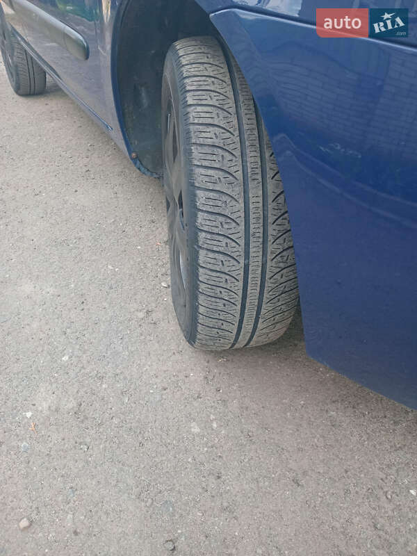 Хетчбек Renault Clio 2008 в Хмельницькому фото 24 Хетчбек Renault Clio 2008 в Хмельницькому