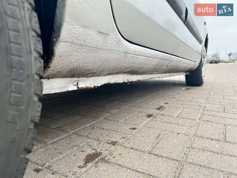 Хетчбек Renault Clio 2002 в Києві фото 19 Хетчбек Renault Clio 2002 в Києві