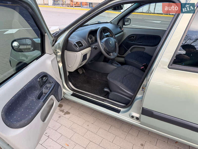 Хетчбек Renault Clio 2003 в Сумах