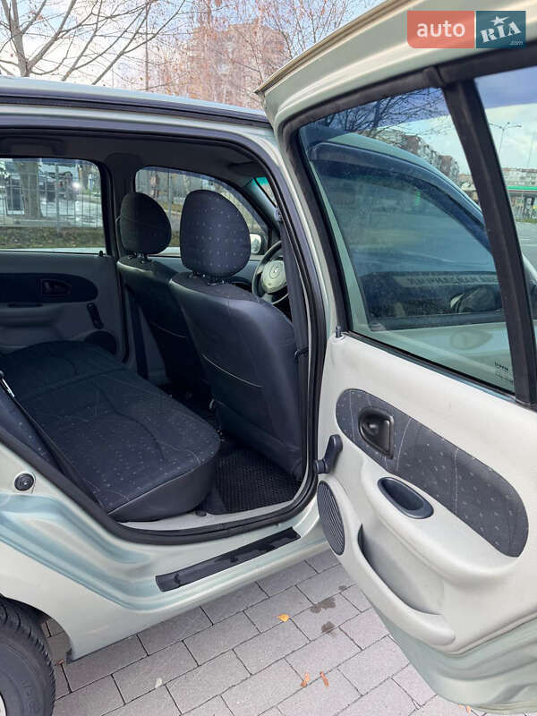 Хетчбек Renault Clio 2003 в Сумах