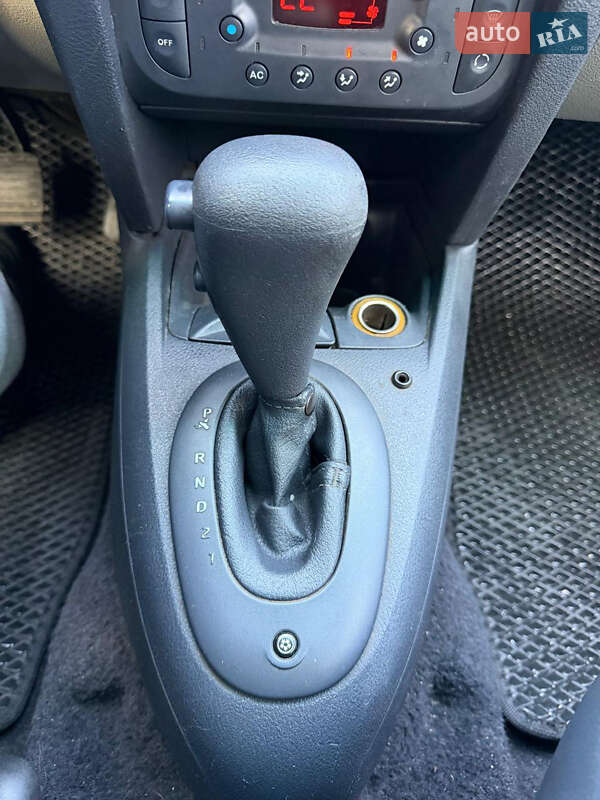 Хетчбек Renault Clio 2003 в Сумах