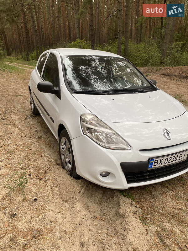 Хэтчбек Renault Clio 2011 в Изяславе фото 5 Хэтчбек Renault Clio 2011 в Изяславе