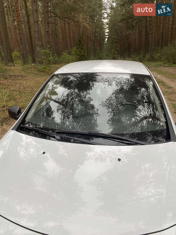 Хэтчбек Renault Clio 2011 в Изяславе фото 11 Хэтчбек Renault Clio 2011 в Изяславе