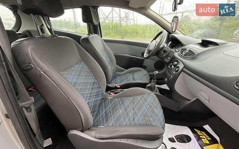 Хетчбек Renault Clio 2007 в Стрию фото 14 Хетчбек Renault Clio 2007 в Стрию
