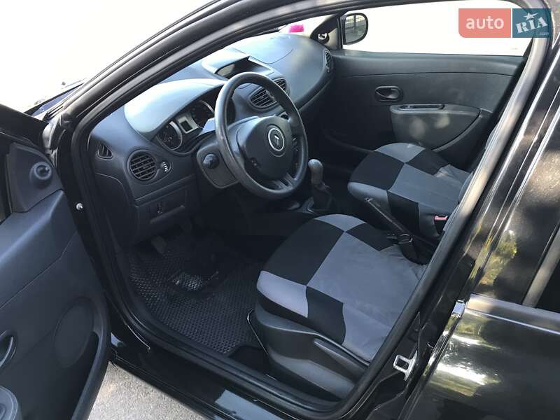 Хэтчбек Renault Clio 2009 в Сумах