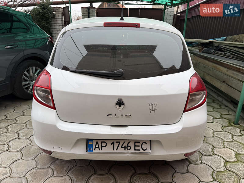 Хетчбек Renault Clio 2010 в Запоріжжі