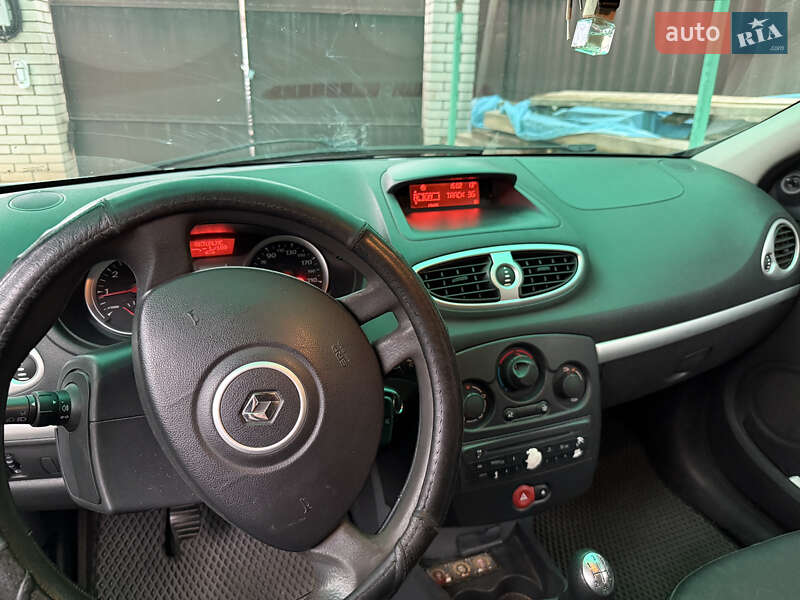 Хетчбек Renault Clio 2010 в Запоріжжі