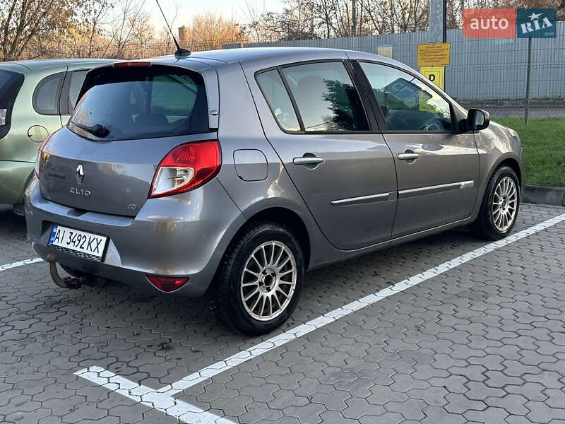 Хетчбек Renault Clio 2011 в Глевасі