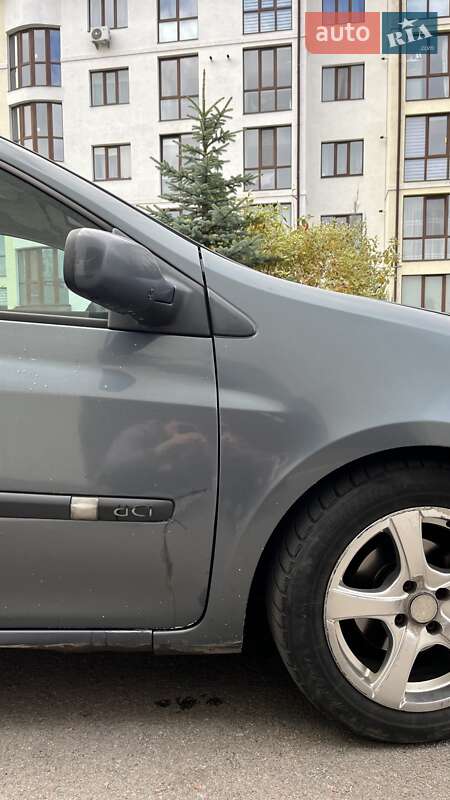 Хэтчбек Renault Clio 2005 в Ровно