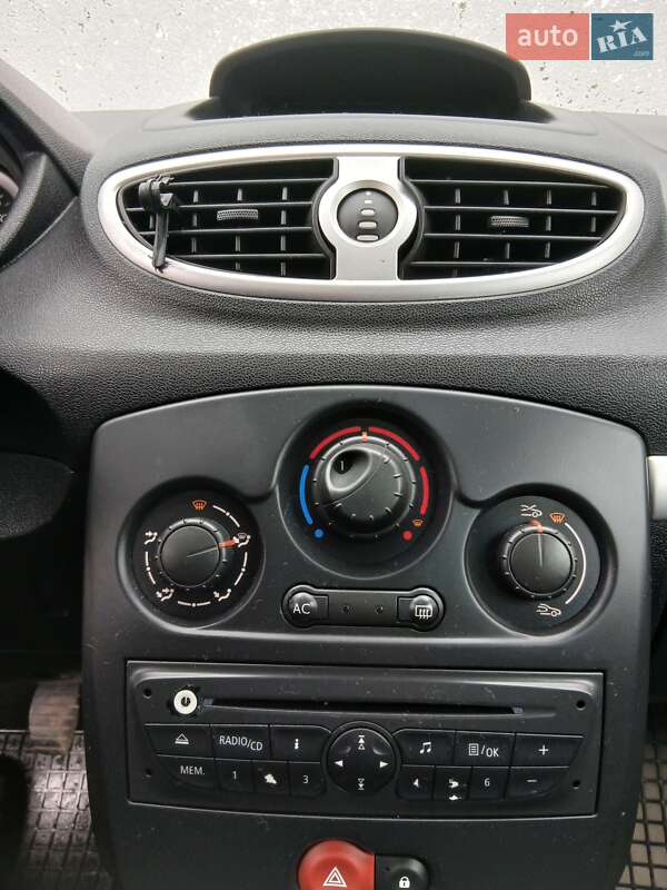 Хетчбек Renault Clio 2011 в Івано-Франківську