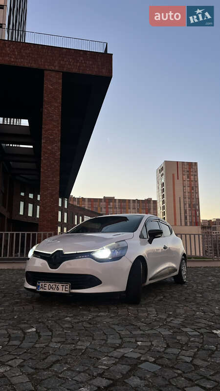 Хетчбек Renault Clio 2016 в Дніпрі