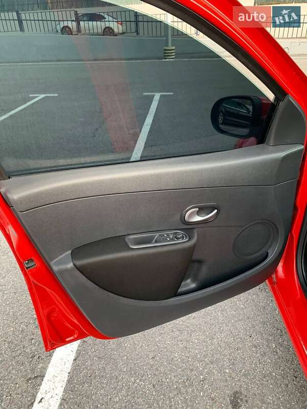 Хетчбек Renault Clio 2012 в Полтаві