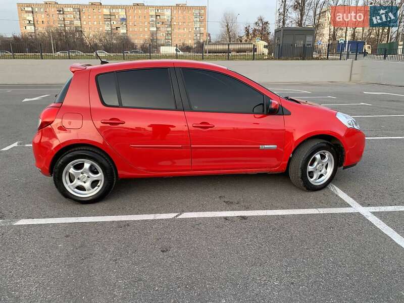 Хетчбек Renault Clio 2012 в Полтаві