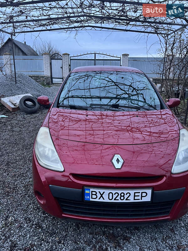 Хэтчбек Renault Clio 2010 в Полонном