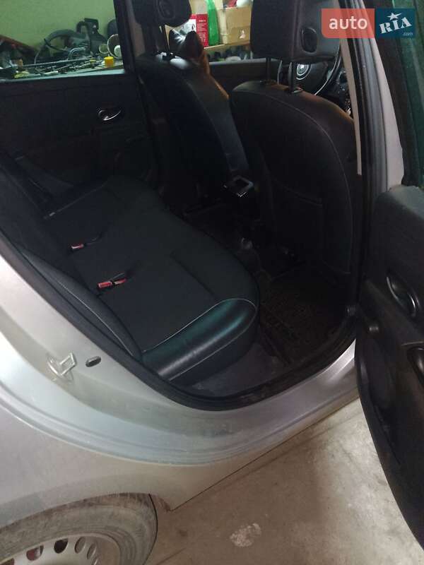 Хетчбек Renault Clio 2006 в Старокостянтинові фото 4 Хетчбек Renault Clio 2006 в Старокостянтинові