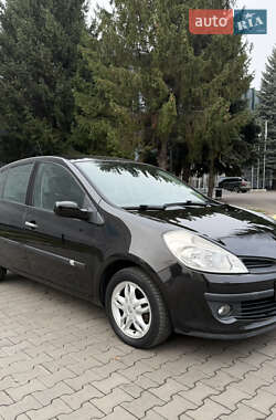 Хэтчбек Renault Clio 2007 в Луцке