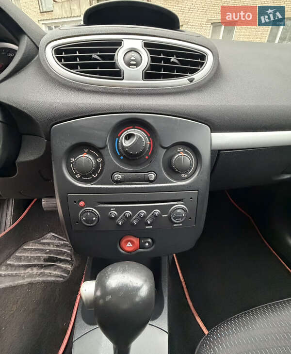 Хэтчбек Renault Clio 2007 в Луцке