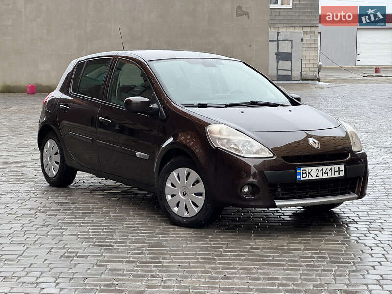 Хетчбек Renault Clio 2011 в Острозі фото Хетчбек Renault Clio 2011 в Острозі