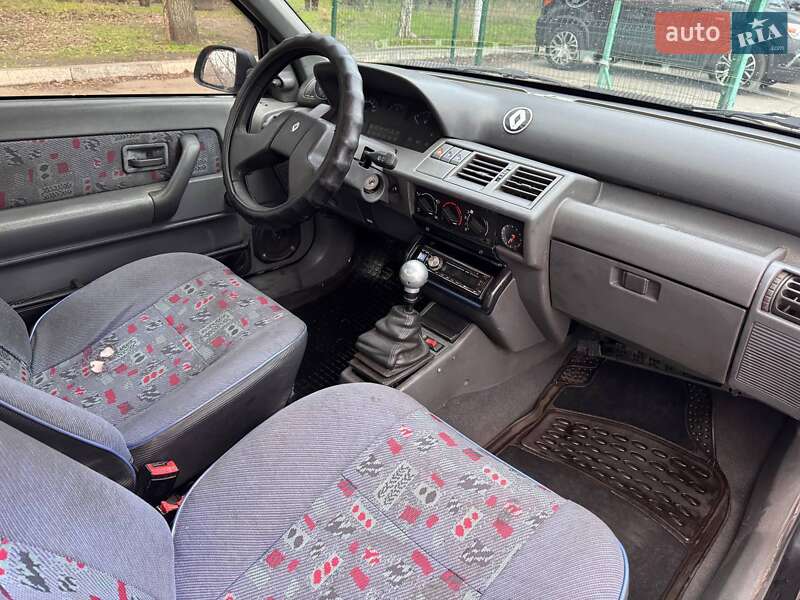 Хэтчбек Renault Clio 1993 в Запорожье