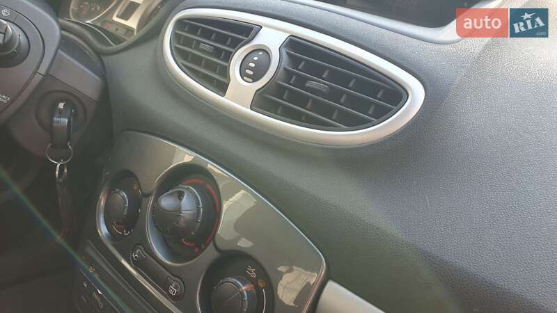 Хетчбек Renault Clio 2012 в Києві