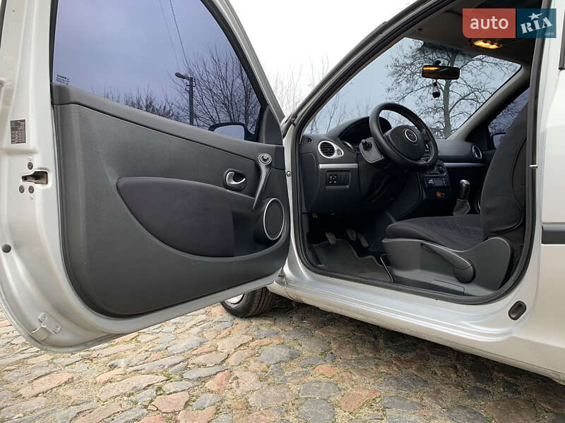 Хетчбек Renault Clio 2008 в Білій Церкві фото 19 Хетчбек Renault Clio 2008 в Білій Церкві