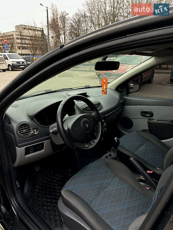 Хэтчбек Renault Clio 2006 в Житомире