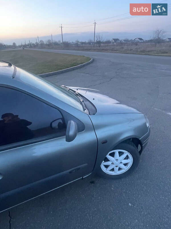 Хэтчбек Renault Clio 2001 в Яготине