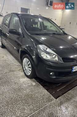 Хэтчбек Renault Clio 2006 в Харькове