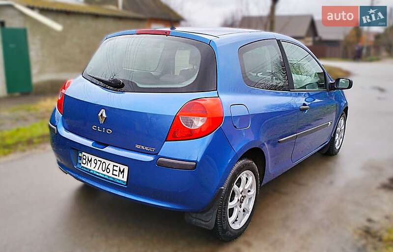 Хэтчбек Renault Clio 2005 в Сумах