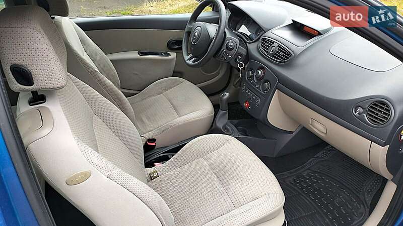 Хэтчбек Renault Clio 2005 в Сумах