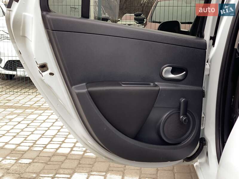 Хэтчбек Renault Clio 2012 в Бердичеве