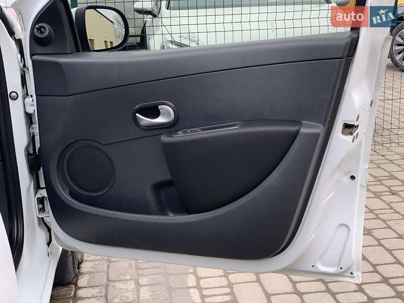 Хэтчбек Renault Clio 2012 в Бердичеве