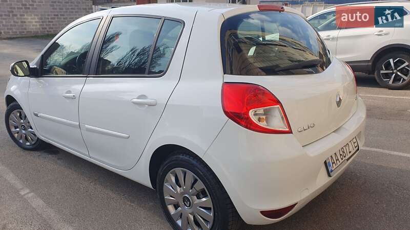 Хэтчбек Renault Clio 2012 в Киеве
