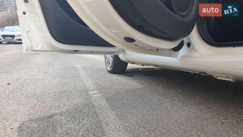 Хэтчбек Renault Clio 2012 в Киеве