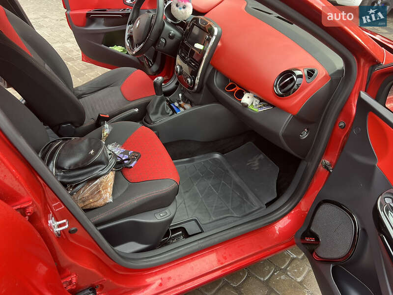 Хэтчбек Renault Clio 2012 в Ровно