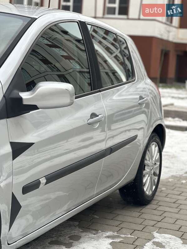 Хэтчбек Renault Clio 2006 в Коломые