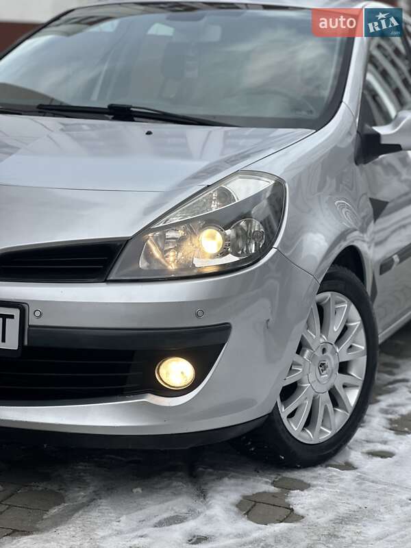 Хэтчбек Renault Clio 2006 в Коломые