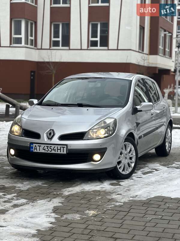 Хэтчбек Renault Clio 2006 в Коломые