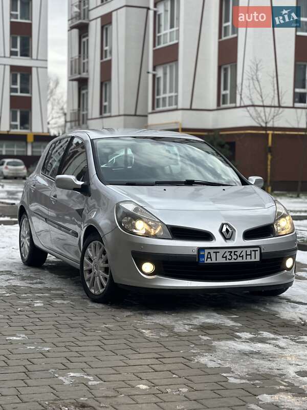 Хэтчбек Renault Clio 2006 в Коломые