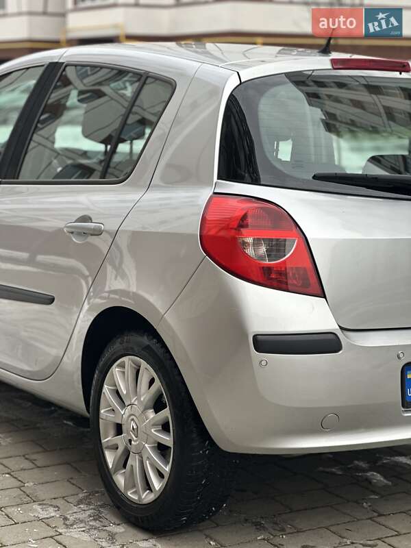 Хэтчбек Renault Clio 2006 в Коломые