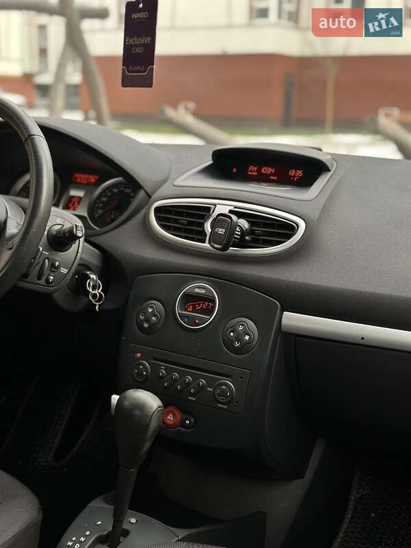 Хэтчбек Renault Clio 2006 в Коломые