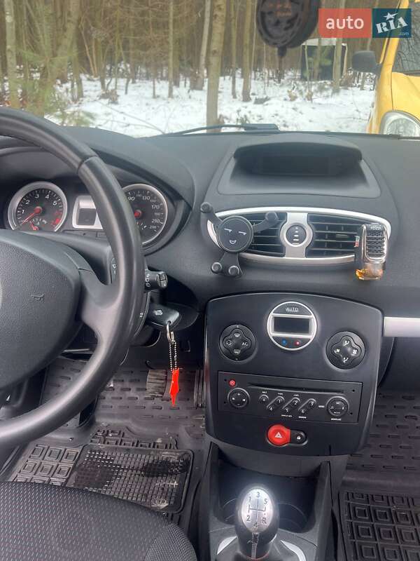 Універсал Renault Clio 2009 в Бродах