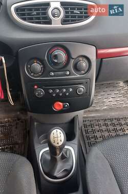 Хетчбек Renault Clio 2007 в Чернігові