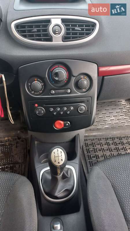 Хэтчбек Renault Clio 2007 в Чернигове