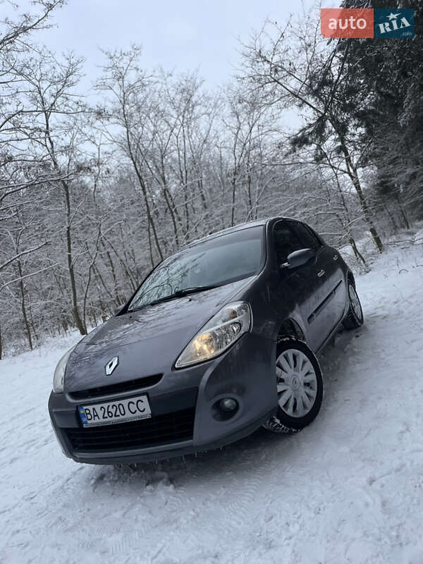 Хэтчбек Renault Clio 2009 в Александрие
