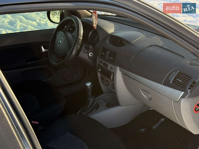 Хэтчбек Renault Clio 2013 в Днепре